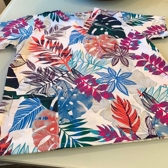 Six UAScrubs tops - size L - Picture 1 of 8